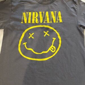 NIRVANA Gray and Yellow Short Sleeve Tee